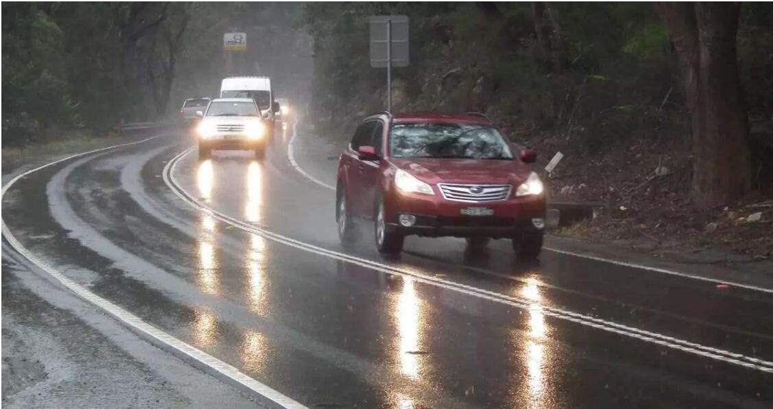 雨天開車太危險，交通安全科普館教您如何應對