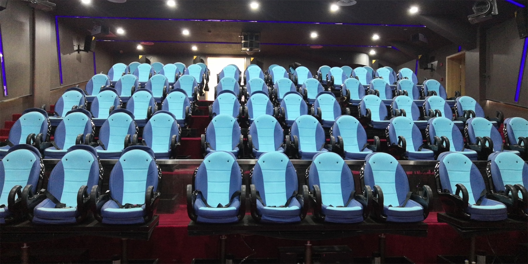 阿哩樂·中央民族大學72座5D影院項目安裝完工